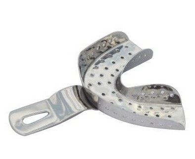 Lenyomatkanál M alsó perforáció nélkül